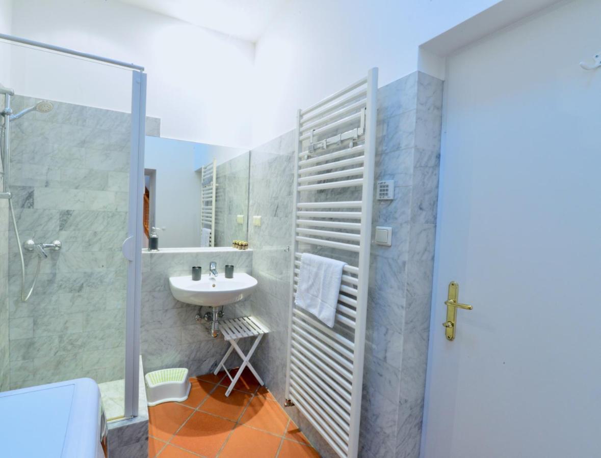 Spacious Flat With Panoramic View Відень Екстер'єр фото